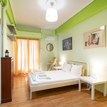 Ampelokipi Metro St. 2 Bedrooms 6 Pers. Athens