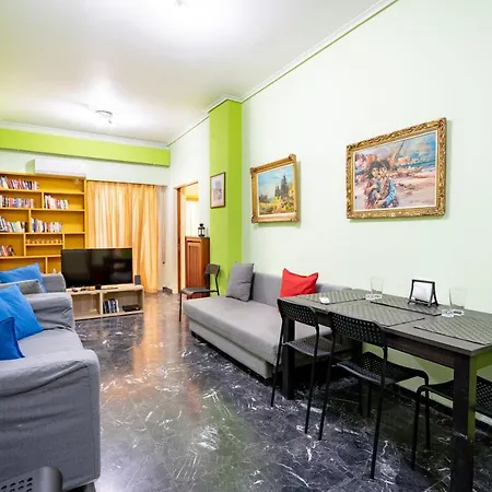 Ampelokipi Metro St. 2 Bedrooms 6 Pers. Apartment