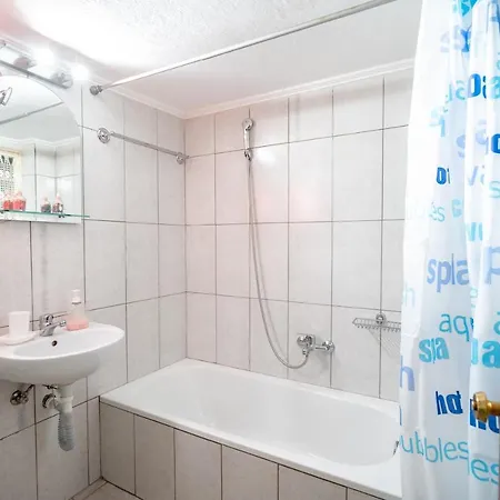 Ampelokipi Metro St. 2 Bedrooms 6 Pers. Athens