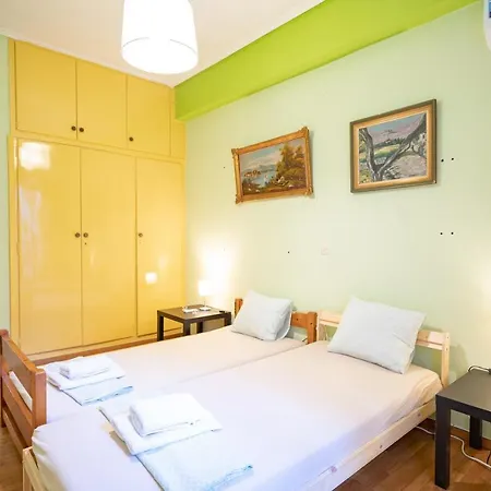 Ampelokipi Metro St. 2 Bedrooms 6 Pers. Apartment