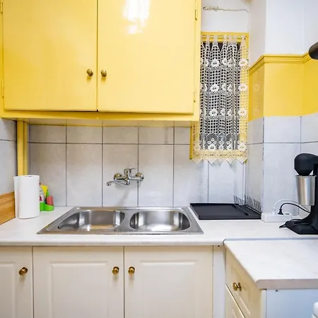 Apartment Ampelokipi Metro St. 2 Bedrooms 6 Pers. *