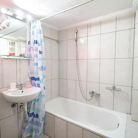 Apartament Ampelokipi Metro St. 2 Bedrooms 6 Pers.