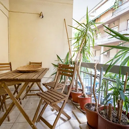 Ampelokipi Metro St. 2 Bedrooms 6 Pers. Apartament